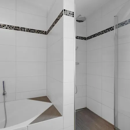 3-bedroom With Garden Near Us Army Gate 1 Appartement *