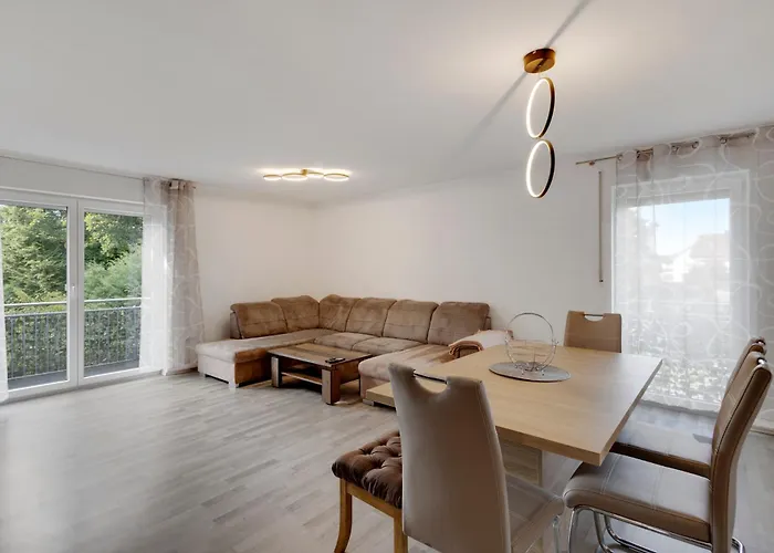 3-bedroom With Garden Near Us Army Gate 1 아파트 *