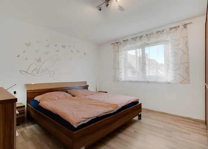 3-bedroom With Garden Near Us Army Gate 1 아파트