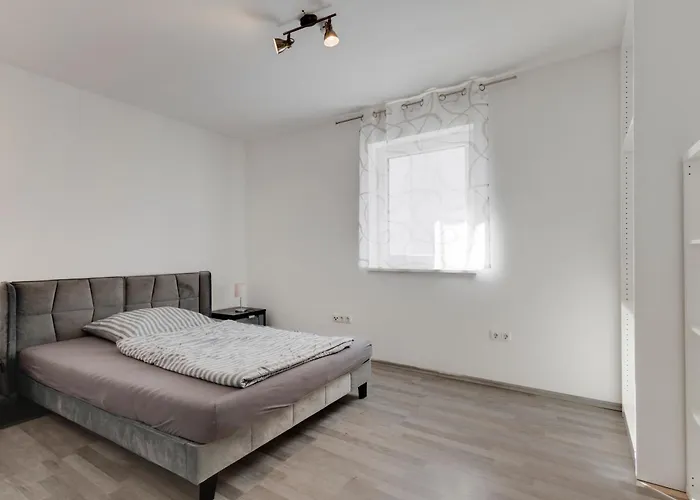 아파트 3-bedroom With Garden Near Us Army Gate 1 *